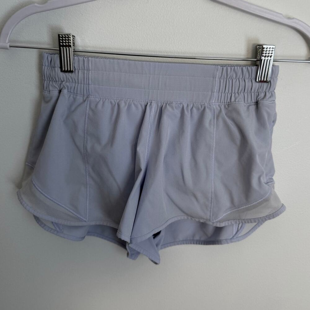 Lululemon Hotty Hot Short II 2.5" size 4